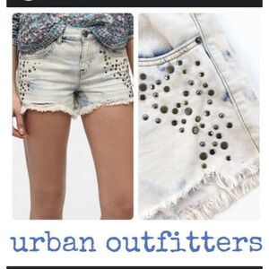 BDG Mid Rise Freja Shorts for Urban Outfitters OU Vintage Fit 29w Acid Wash
